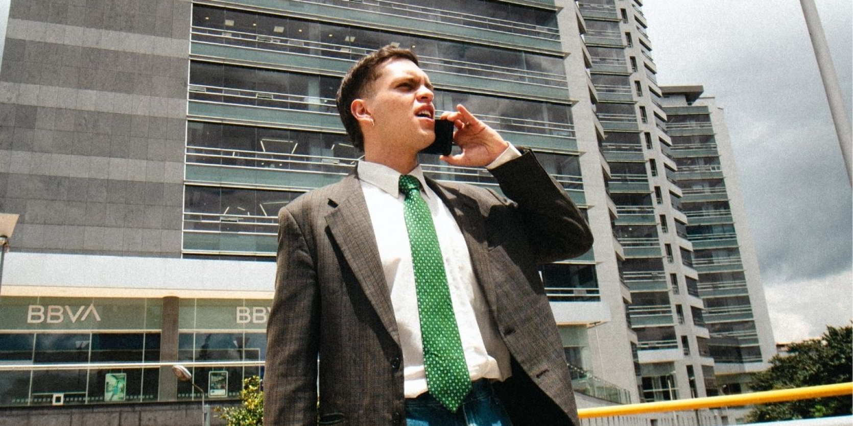 haslopablito-pocket-tincho-lloviendo-en- Bogota