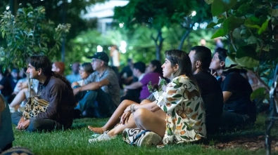 publico-mujer.C-_ByKDm_Z1aGlDD