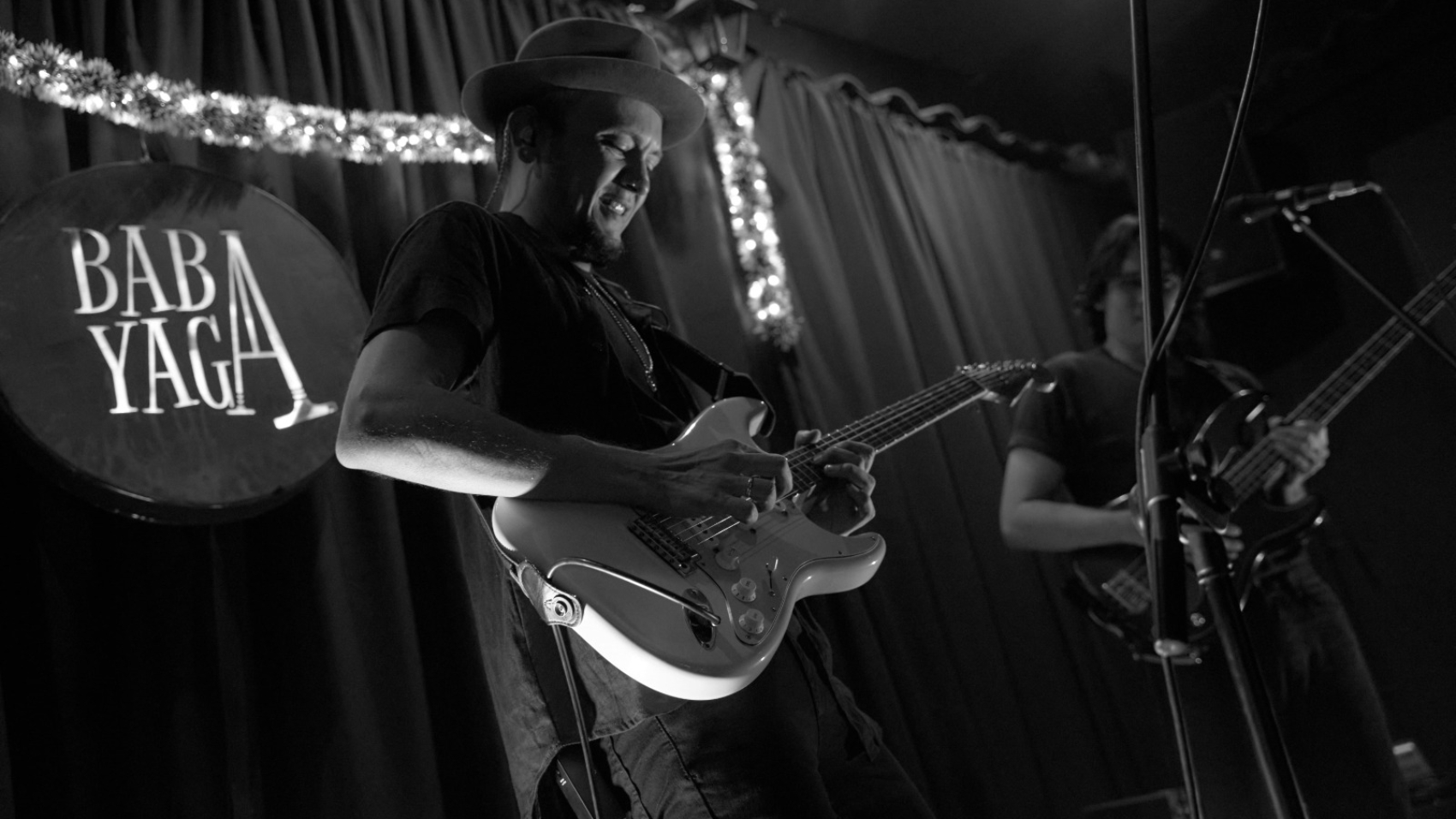 Ariel Tobo - Jet Lag (5)