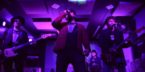 Los Falsos Dandys - Stupid Vision Pro 9