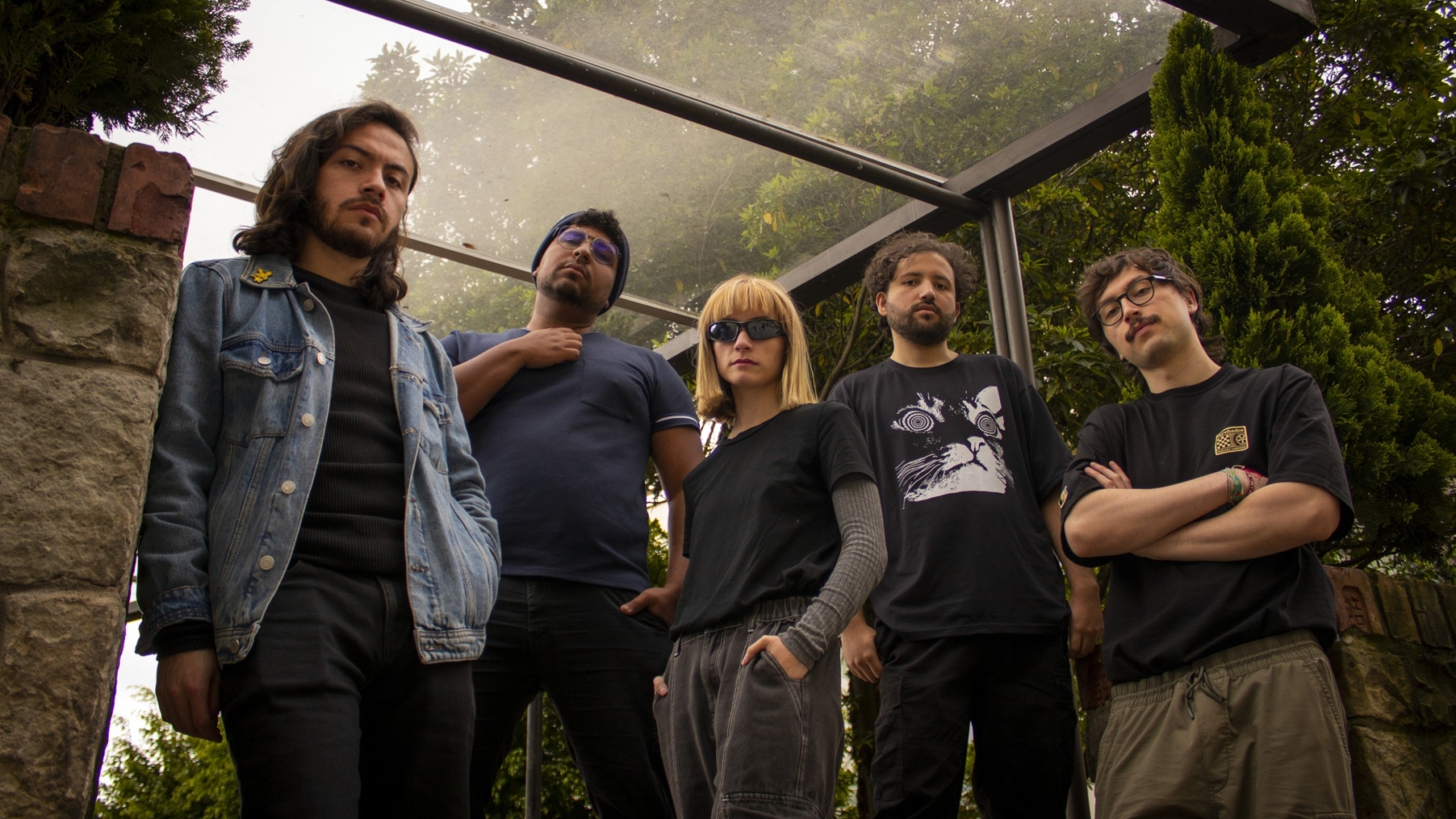 'Todo se derrumba', Deglorian