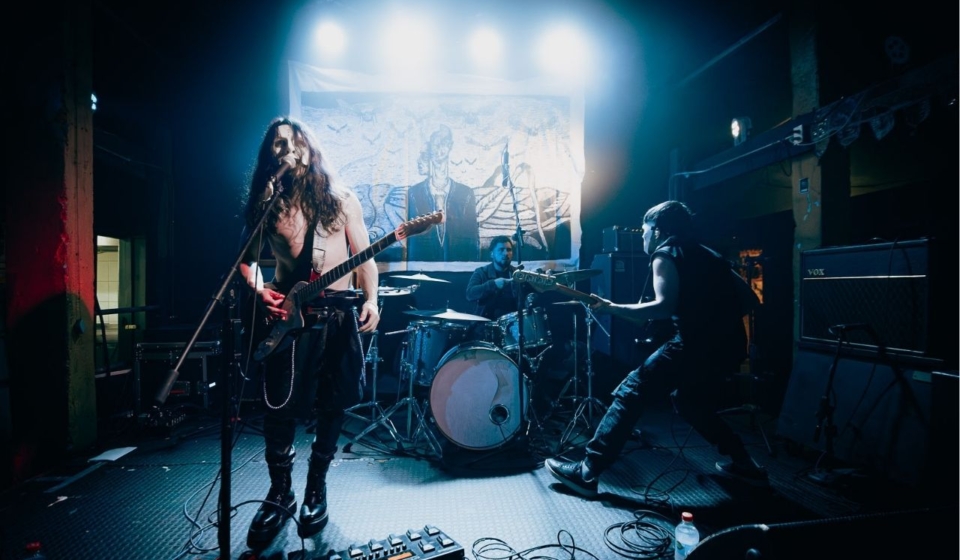 Fhennu ‘Piedra en el Agua’