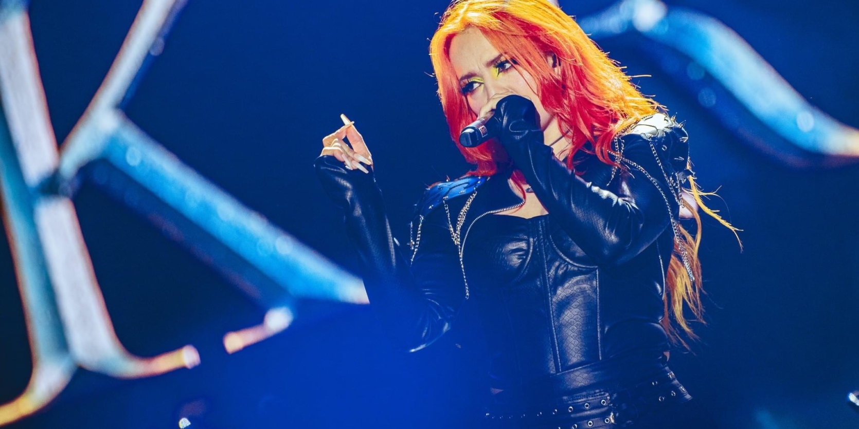 alien-roxana-restrepo-fragil-al-viento’