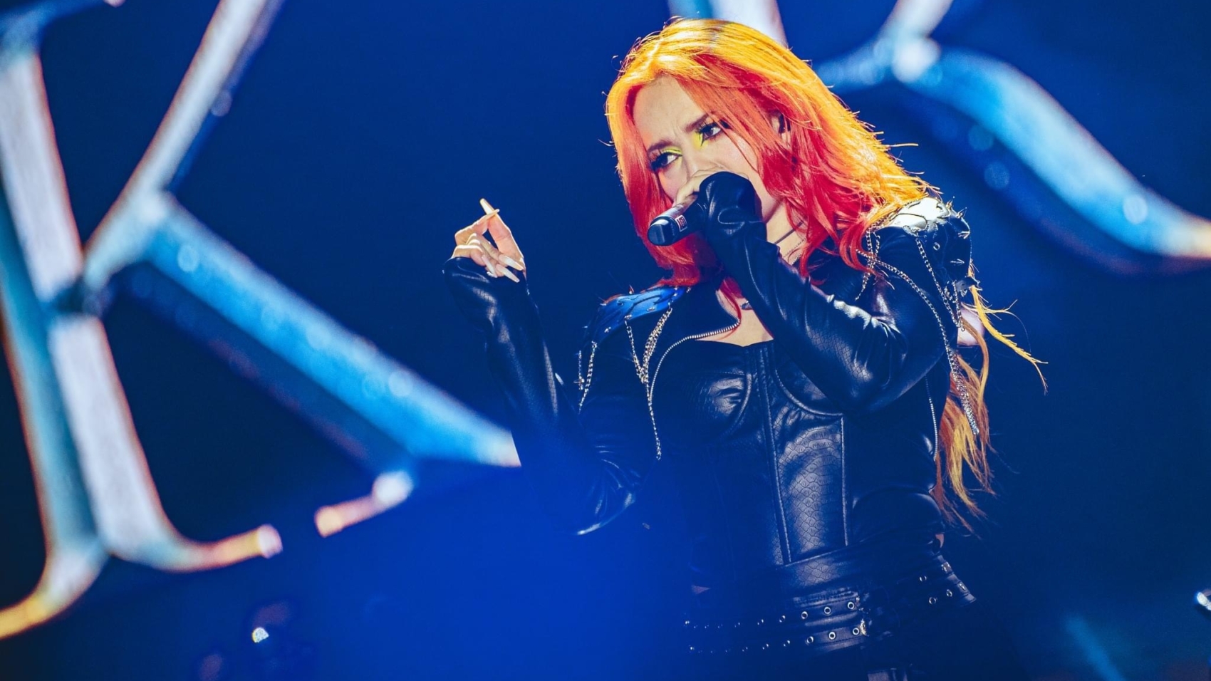 alien-roxana-restrepo-fragil-al-viento’