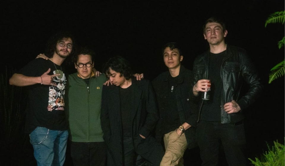 droide- 'Viajando a la Luna' y 'Aléjate'