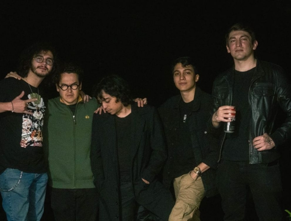 droide- 'Viajando a la Luna' y 'Aléjate'