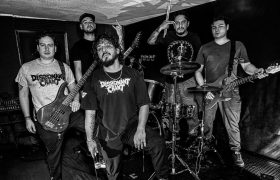 dissonant-chant-bad-blood-abuso-policial-precariedad-laboral