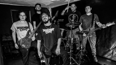 dissonant-chant-bad-blood-abuso-policial-precariedad-laboral