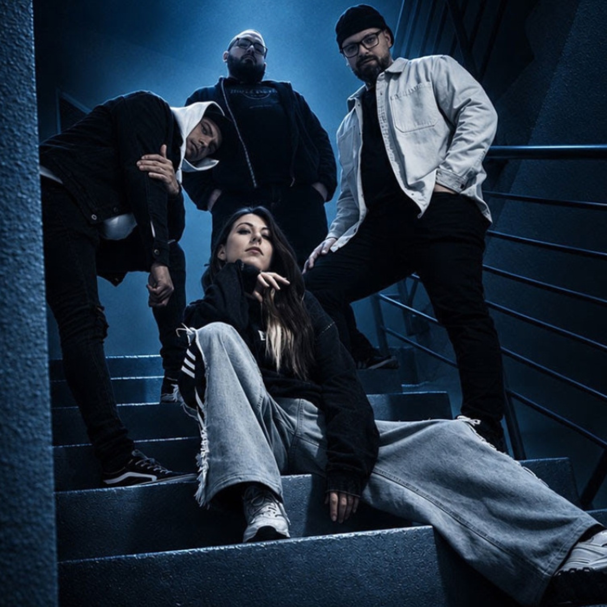 moment-resilience-album-debut-tres-canciones